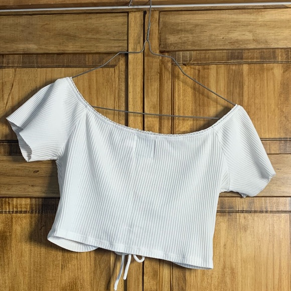 Drawstring Ruched Front Crop Top - Picture 4 of 4